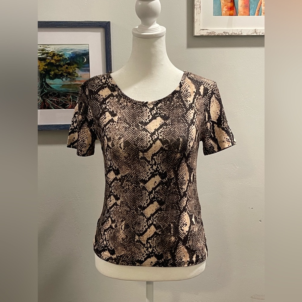 French Connection Snakeskin Short Sleeve Top Size Small